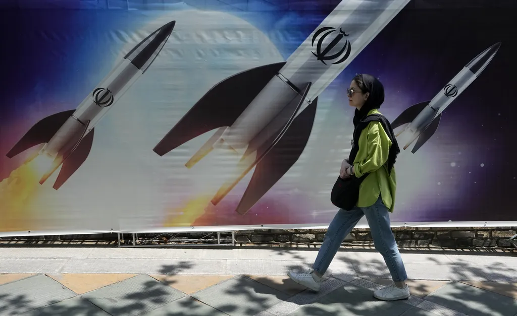 90 Bomb Nuklir Gak Jamin Israel Bebas Rasa Takut pada Iran 90 Bomb Nuklir Gak Jamin Israel Bebas Rasa Takut pada Iran