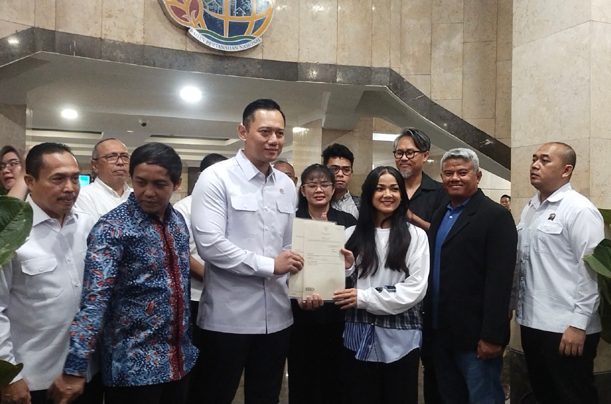 Di Tengah Sidang dan Tekanan Mental, Nirina Zubir Masih Lawan Mafia Tanah Di Tengah Sidang dan Tekanan Mental, Nirina Zubir Masih Lawan Mafia Tanah
